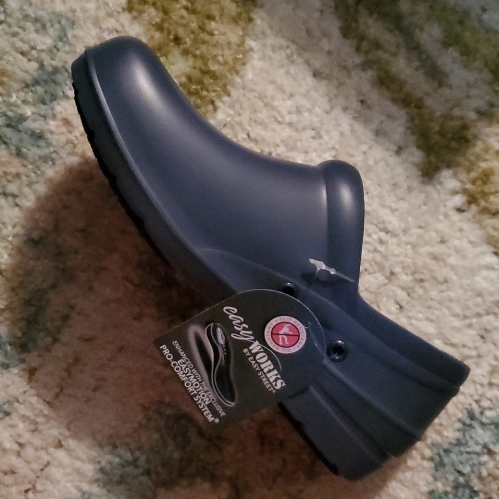 Clogs - Picture 4 of 5